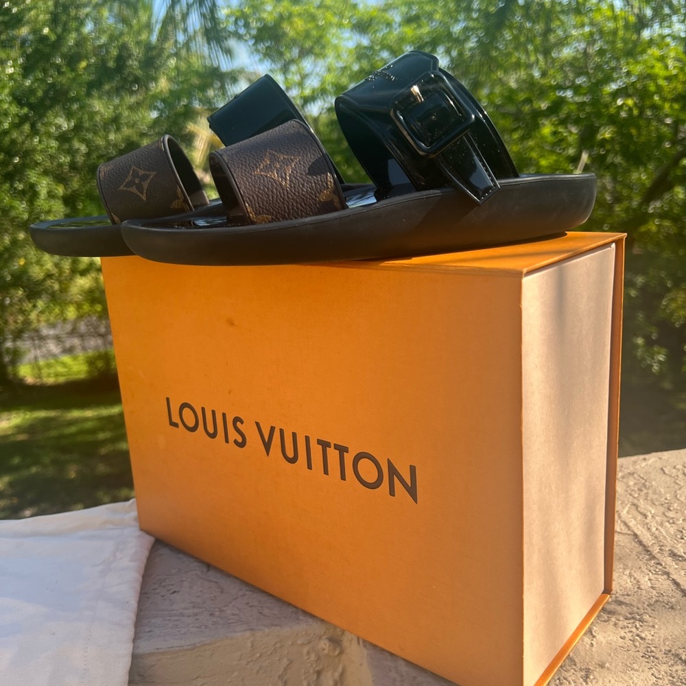 Louis Vuitton Sunbath Patent Leather Slides Size 36 - Picture 9 of 13